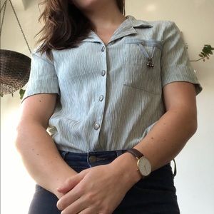 Vintage short sleeve blouse with jewelry